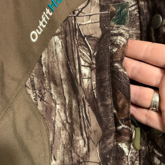 Cabelas OutfitHer Camo Hooded jacket - Picture 3 of 11